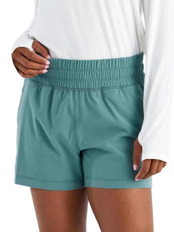 Pull-On Breeze Short In Sabal Green